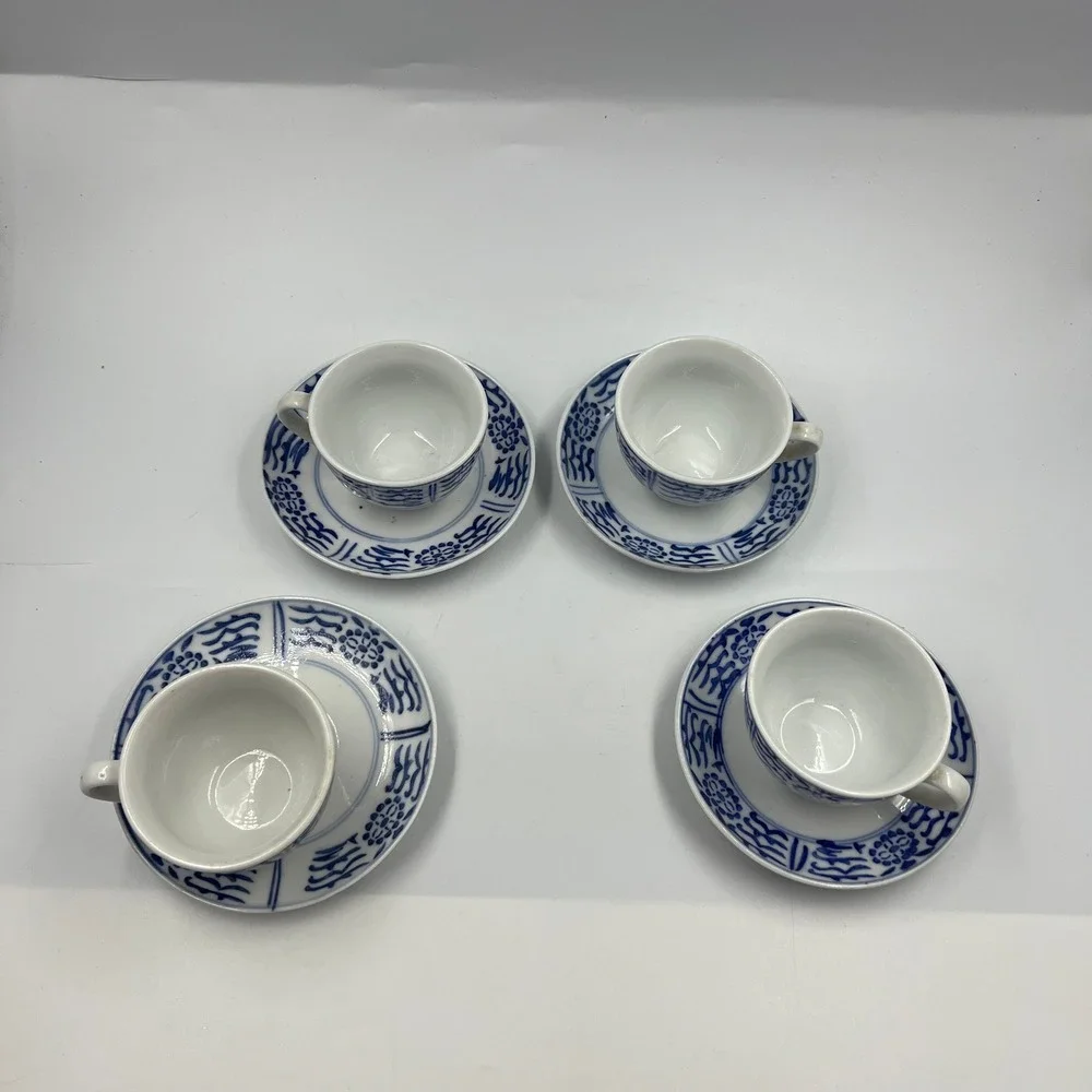Vtg Blue and White Chinese Porcelain Teacups and Saucers Set of 4 Made in China